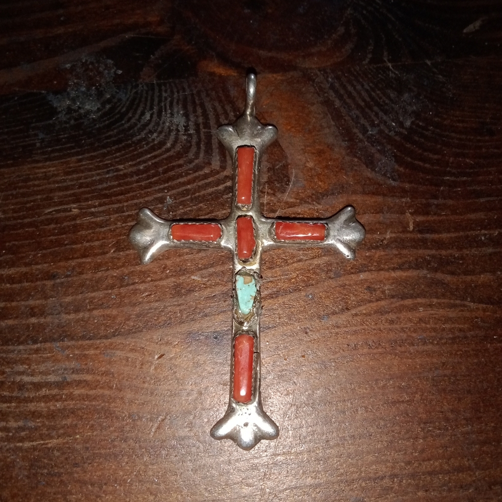 G & L LEEKITY Native American Coral Cluster Sterling Silver Cast Cross Pendant